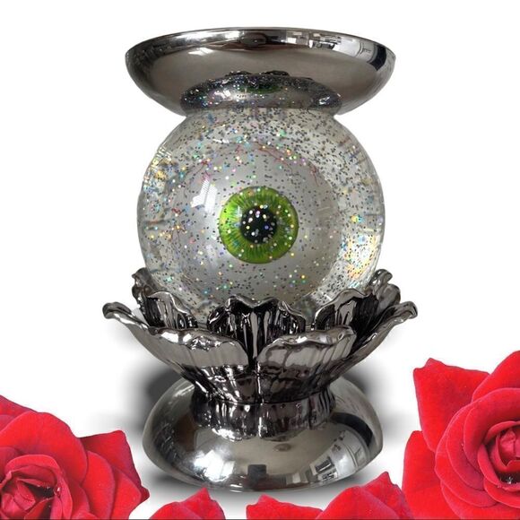 B&BW 2022 Halloween Eyeball Waterglobe Pedestal Candle Holder Brand New - Picture 1 of 5